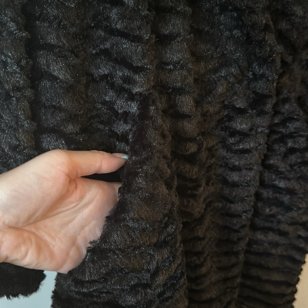 VINCE CAMUTO | Black Teddy Jacket Plush Texture Mid-Length - Picture 7 of 15